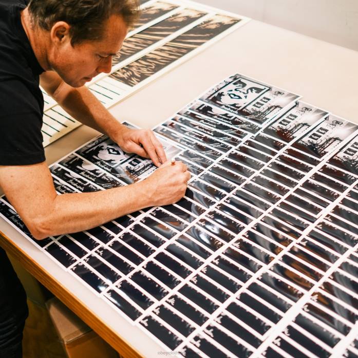 άσπρο αξεσουάρ 686F1059 OBEY the cobrasnake: y2k archive book, print & t-shirt pack άνδρες